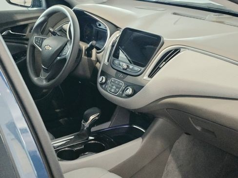 Certified 2025 Chevrolet Malibu LT FWD image 8