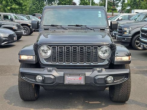 Certified 2024 Jeep Gladiator Sport AWD/4WD image 2