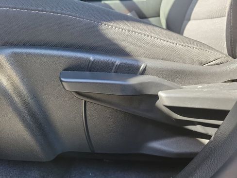 Used 2025 Chevrolet Equinox LT image 20