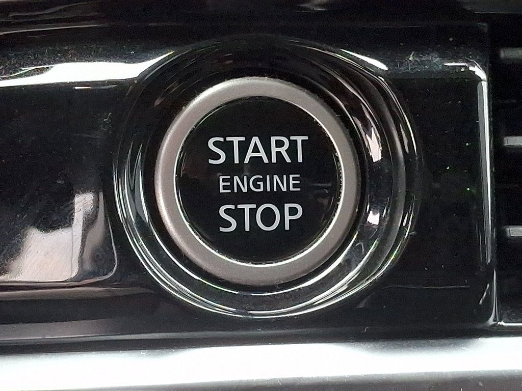 Used 2024 Nissan Pathfinder SV AWD/4WD image 22