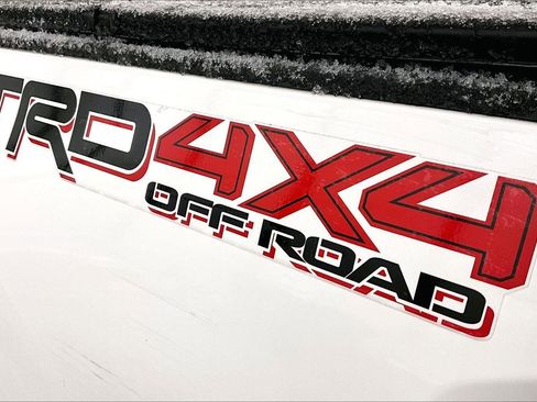 Used 2022 Toyota Tacoma TRD Off-Road image 13