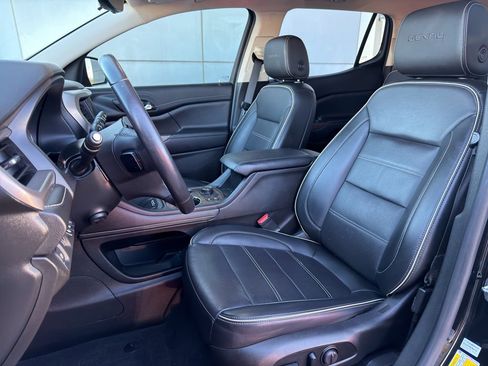 Used 2021 GMC Acadia Denali w/ Denali Technology Package image 9