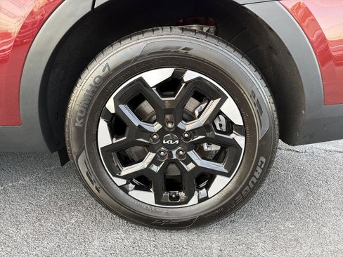 Used 2024 Kia Sorento S image 19