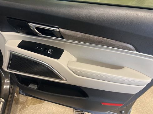 Used 2021 Kia Telluride SX w/ SX Prestige Package image 24