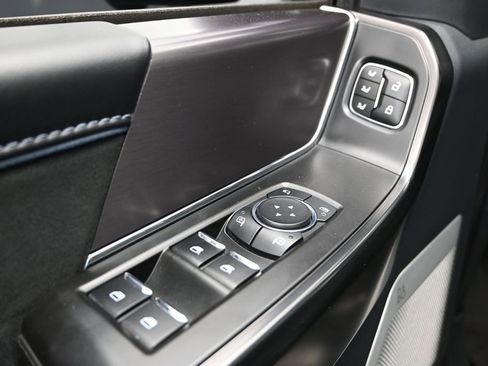 Used 2024 Ford F150 Platinum AWD/4WD image 18