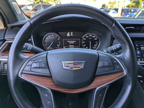 Used 2021 Cadillac XT5 Premium Luxury image 27