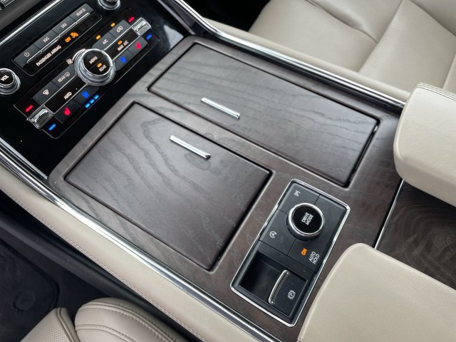 Used 2024 Lincoln Navigator Premiere AWD/4WD image 22