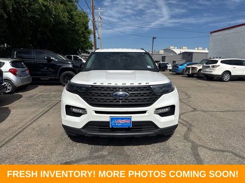 Used 2022 Ford Explorer XLT w/ Equipment Group 202A AWD/4WD image 7