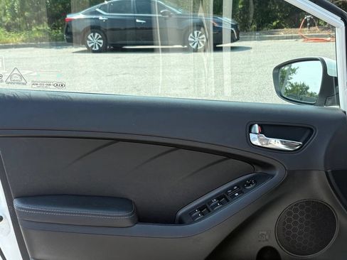 Used 2016 Kia Forte LX w/ LX Popular Plus Package FWD image 32