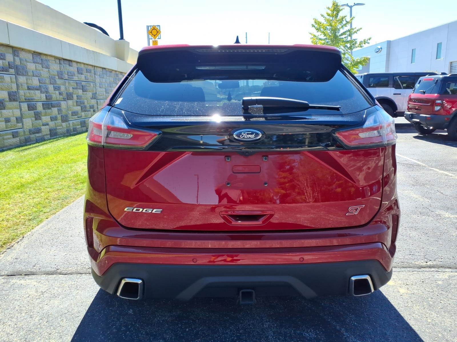 Used 2020 Ford Edge ST w/ Equipment Group 401A AWD/4WD image 9