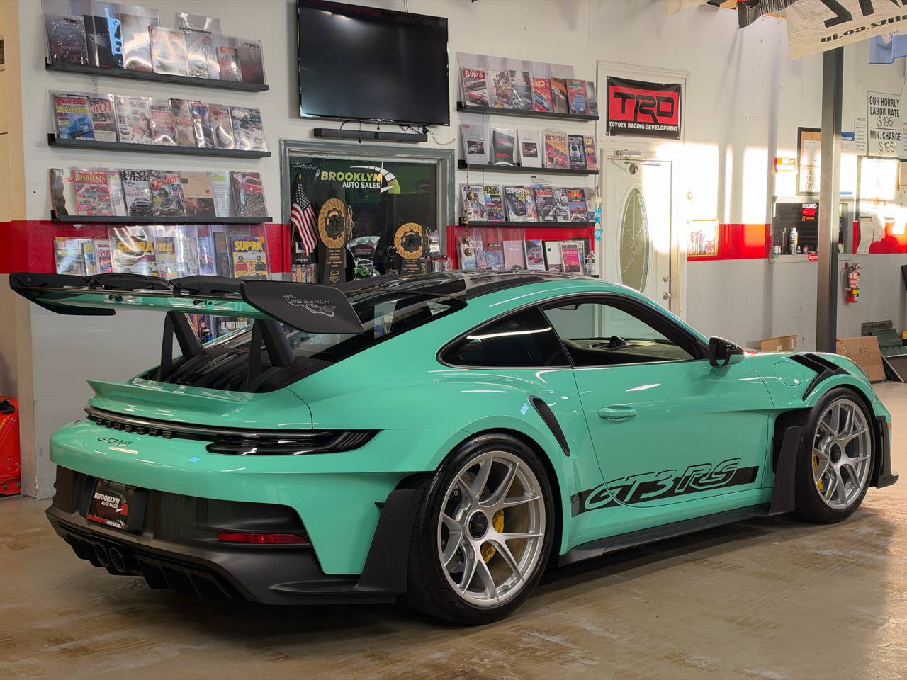 Used 2024 Porsche 911 GT3 RS RWD image 6