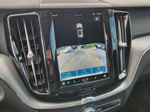 Used 2025 Volvo XC60 B5 Core image 13