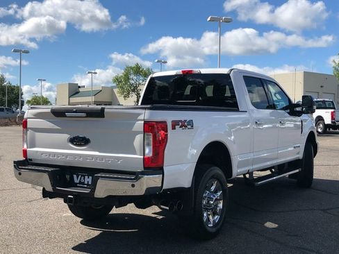 Used 2019 Ford F350 Lariat w/ Chrome Package image 29