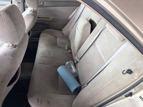 Used 2004 Toyota Camry LE image 13