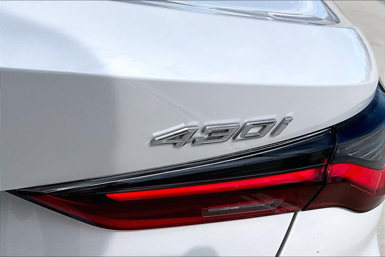 Used 2024 BMW 430i xDrive Convertible w/ M Sport Package AWD/4WD image 8