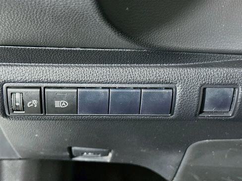 Used 2020 Toyota Corolla LE FWD image 16