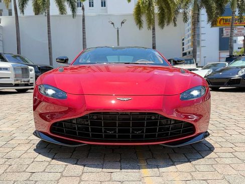 Used 2023 Aston Martin V8 Vantage Coupe RWD image 5