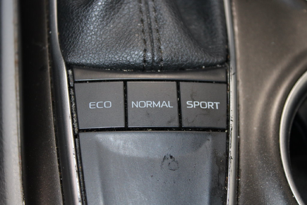 Used 2022 Toyota Camry LE FWD image 27