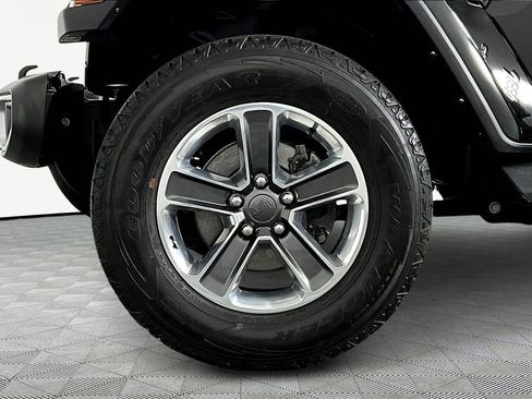 Used 2022 Jeep Wrangler Unlimited Sahara w/ Cold Weather Group image 29