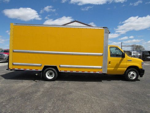 Used 2021 Ford E-350 and Econoline 350 Super Duty image 1