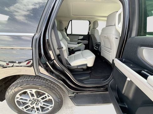 Certified 2025 Ford Expedition Active image 35