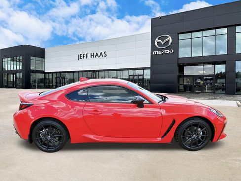 Used 2025 Toyota GR86 Premium image 5