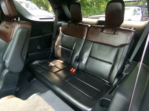 Used 2023 Ford Explorer Platinum w/ Premium Technology Package AWD/4WD image 21
