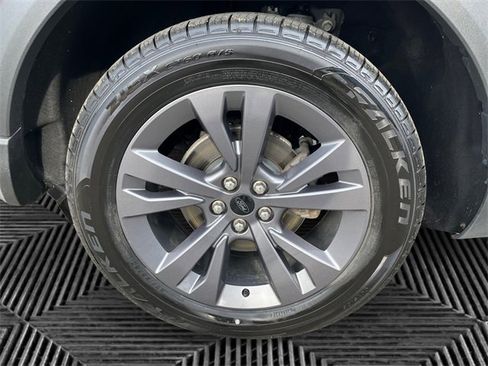 Used 2023 Ford Explorer XLT w/ Equipment Group 202A image 14