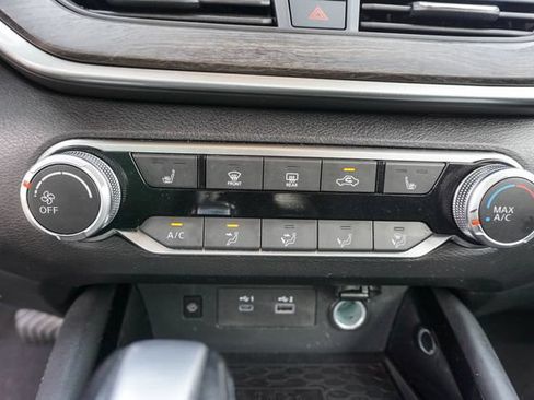 Used 2023 Nissan Altima 2.5 SV w/ SV Premium Package FWD image 18