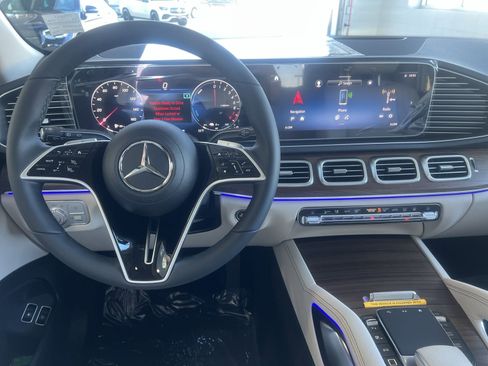 Certified 2025 Mercedes-Benz GLE 450e 4MATIC image 24
