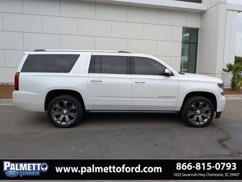 Used 2019 Chevrolet Suburban Premier RWD image 3