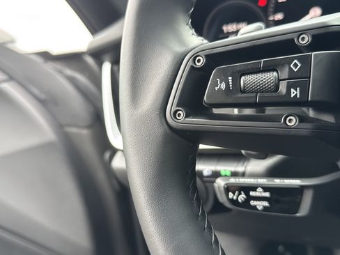 Used 2024 Porsche 911 Carrera w/ Premium Package image 19