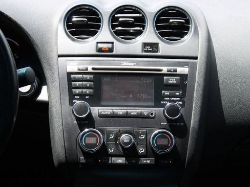 Used 2011 Nissan Altima 2.5 S w/ 2.5S Premium Pkg FWD image 30