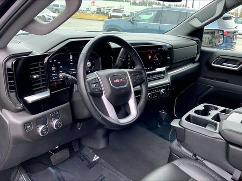 Used 2025 GMC Sierra 1500 SLT image 16