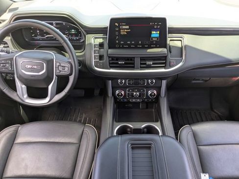 Used 2024 GMC Yukon SLT w/ SLT Luxury Package RWD image 14