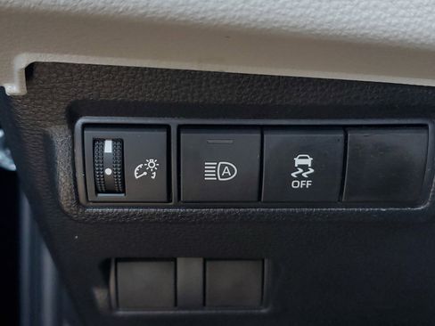 Used 2026 Toyota Corolla Cross L image 30