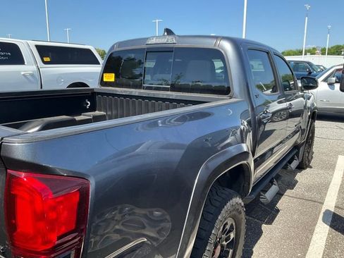Used 2022 Toyota Tacoma SR5 w/ Technology Package RWD image 5