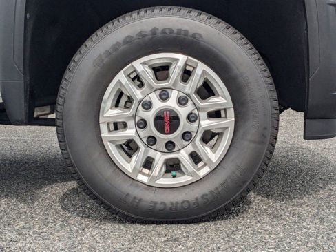 Used 2024 GMC Sierra 2500 Pro w/ Convenience Package image 13