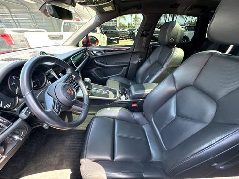 Used 2024 Porsche Macan w/ Premium Plus Package AWD/4WD image 7