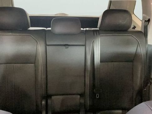 Certified 2024 Volkswagen Tiguan SE AWD/4WD image 15