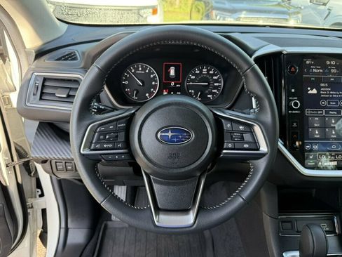 Used 2025 Subaru Ascent Premium AWD/4WD image 5