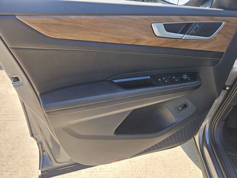 Used 2025 Volkswagen Atlas SE image 14