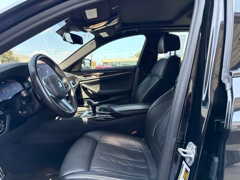 Used 2021 BMW 530i w/ M Sport Package RWD image 10