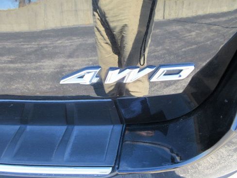 Used 2023 Ford Explorer Limited image 10