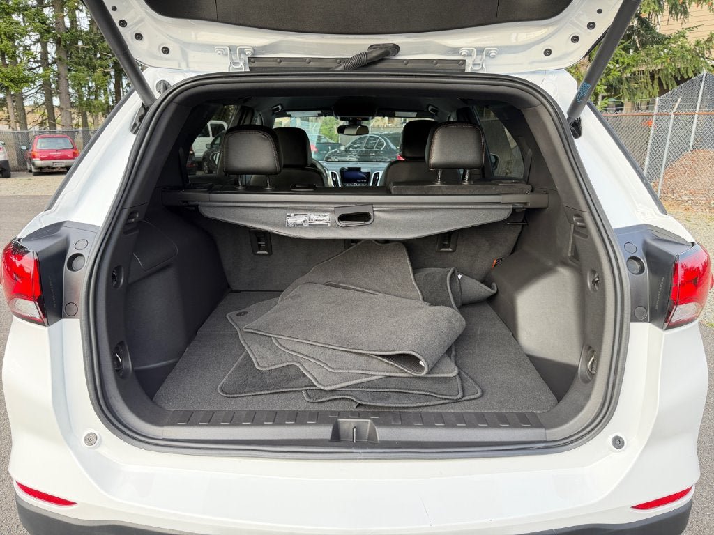 Used 2023 Chevrolet Equinox Premier AWD/4WD image 23