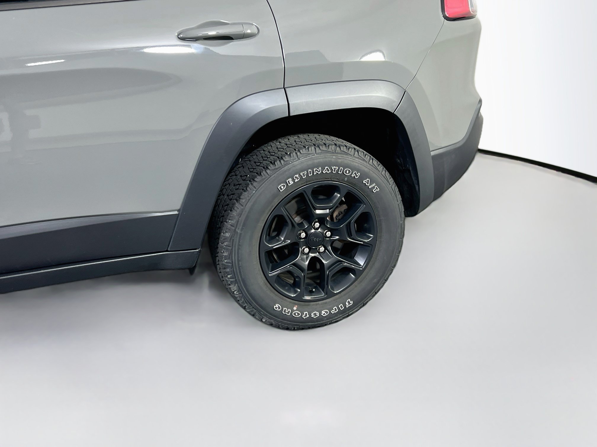 Used 2022 Jeep Cherokee Trailhawk w/ Trailer Tow Group AWD/4WD image 29