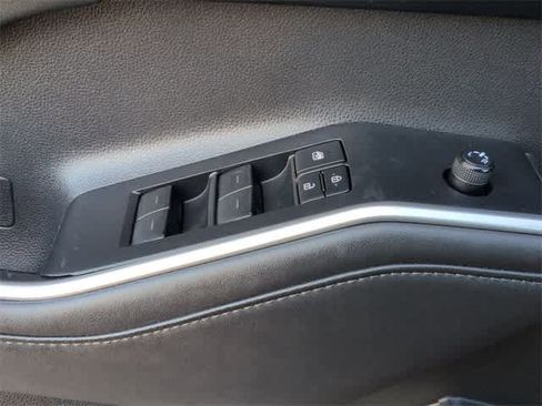 Used 2020 Toyota Highlander XLE image 41