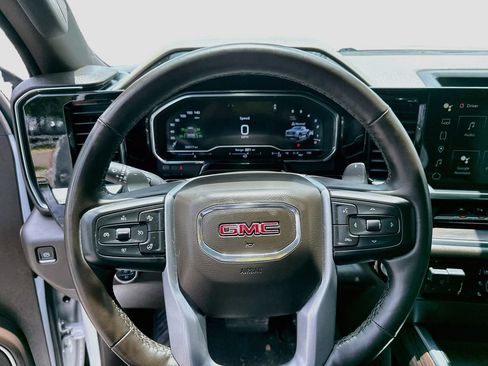 Used 2024 GMC Sierra 1500 SLT AWD/4WD image 14