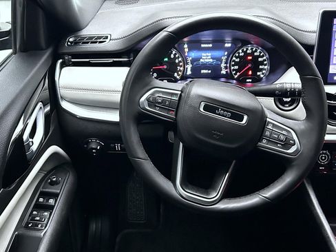 Used 2024 Jeep Compass Limited image 12