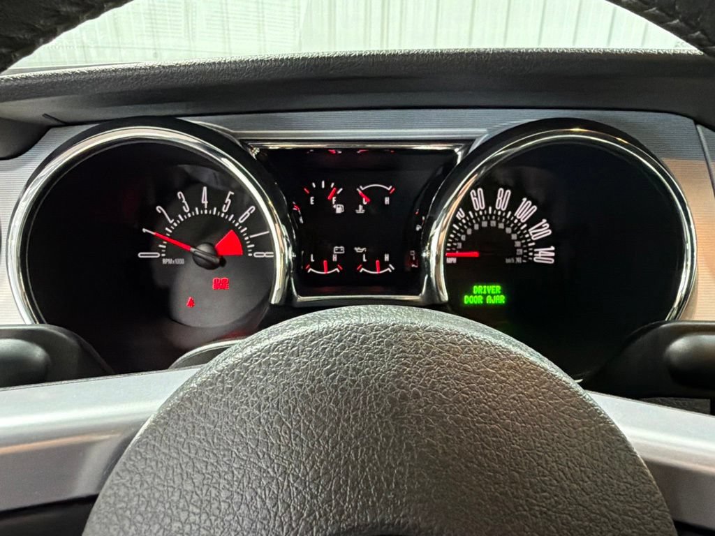 Used 2005 Ford Mustang GT RWD image 22